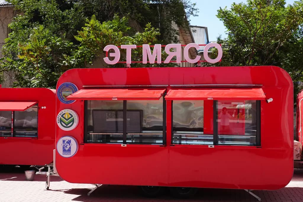 Food trucks selling meat at 680 KGS per kilogram have opened in Bishkek: where to buy
