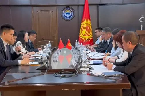 Минтранс Кыргызстана и Китай обсудили развитие транспортных коридоров и логистики