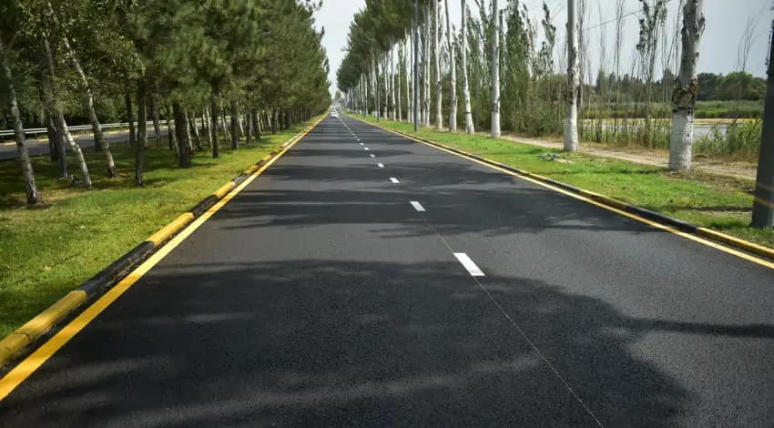 Мэрия: Бишкекте 100гө жакын автоунаа жолу оңдолуп жатат