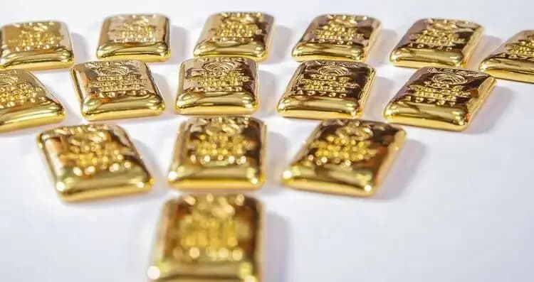 Стоимость унции золота снизилась на 0.25%