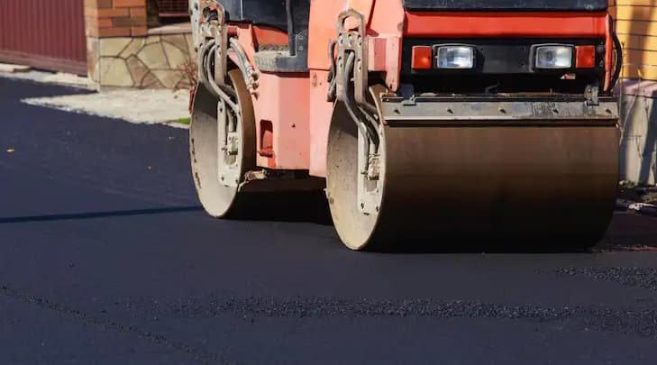 Кочкордо Ара-Көл – Оро-Башы жолуна асфальт төшөлүүдө