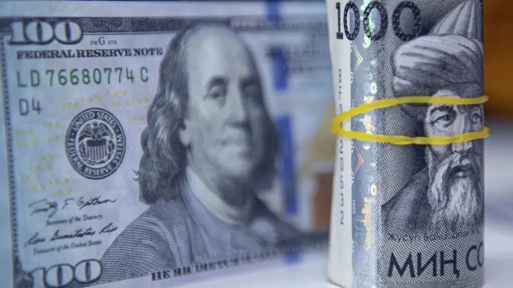 Банки купили на валютных торгах $12.8 млн — спрос снизился на 35%