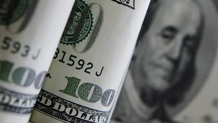 Commercial banks purchased $9.9 million on the foreign exchange market over the course of the day