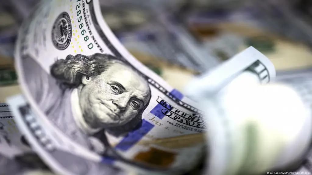 Банки Кыргызстана за день наторговали долларами почти на $21 млн