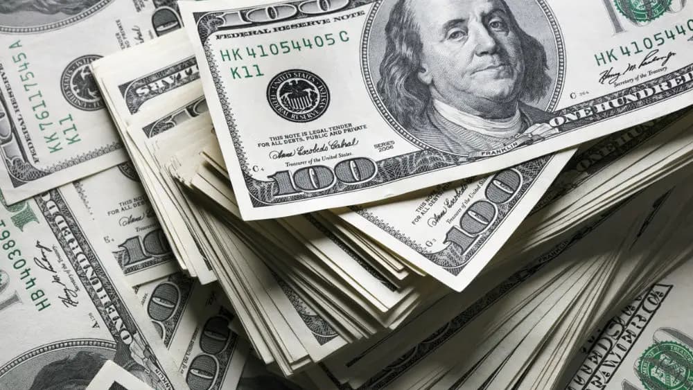Оборот межбанковского валютного рынка сократился на 19% за неделю