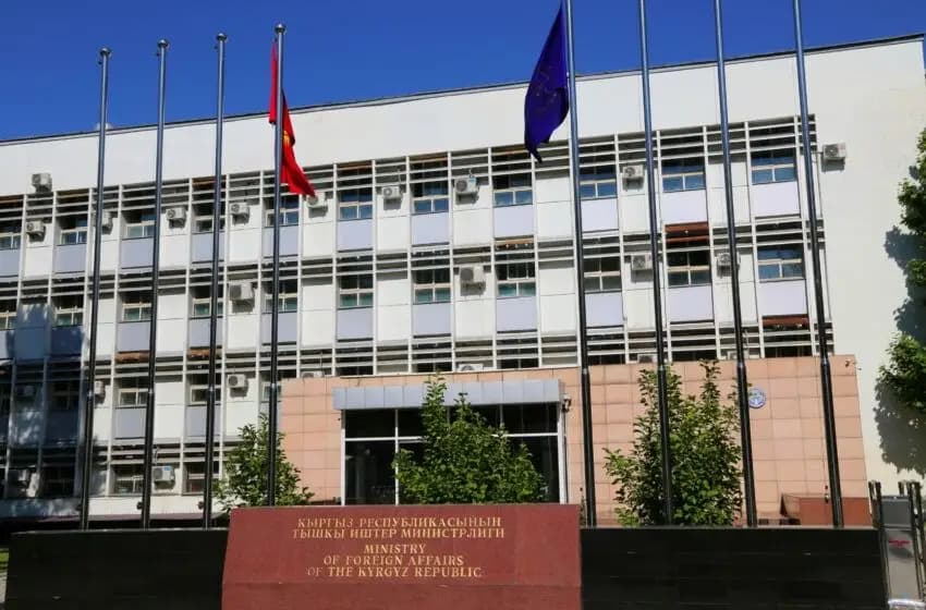 Ректора Дипакадемии Кыргызстана обязали предупреждать коррупцию и отвечать за действия сотрудников