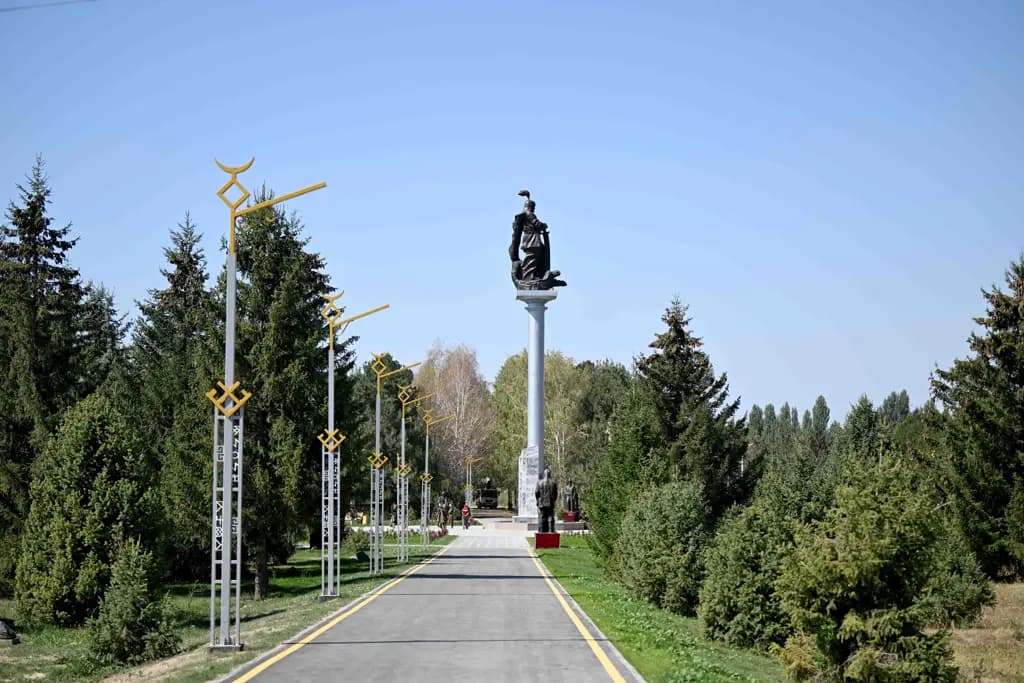 Глава кабмина Адылбек Касымалиев ознакомился с подготовкой объектов к празднованию Дня независимости в Таласской области