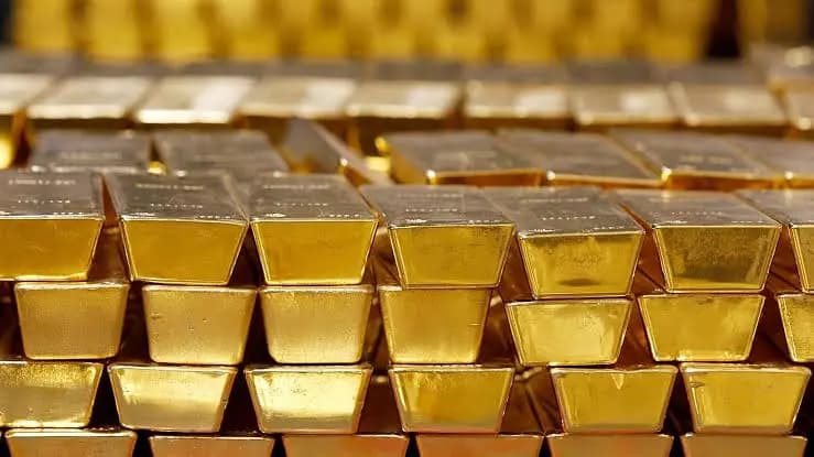 За сутки продажа унции золота НБ КР подорожала на 7.3 тысячи сомов