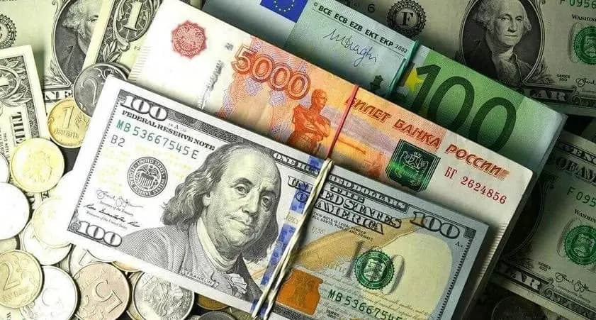 Евро и рубль снизились, тенге вырос: курсы валют НБ КР на 24 сентября