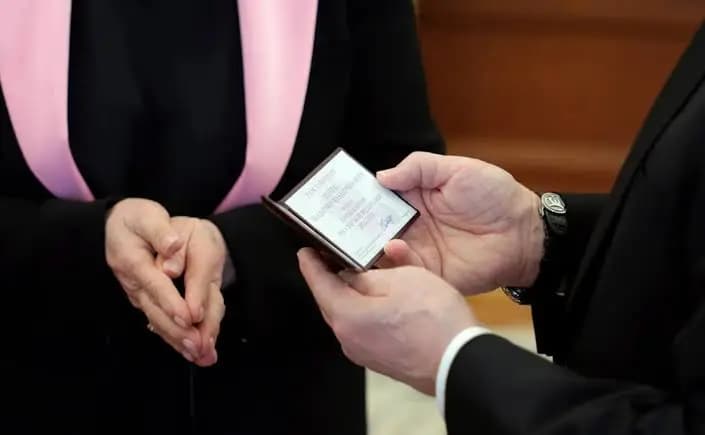The certificate for the President-elect of Kyrgyzstan will cost 800 KGS