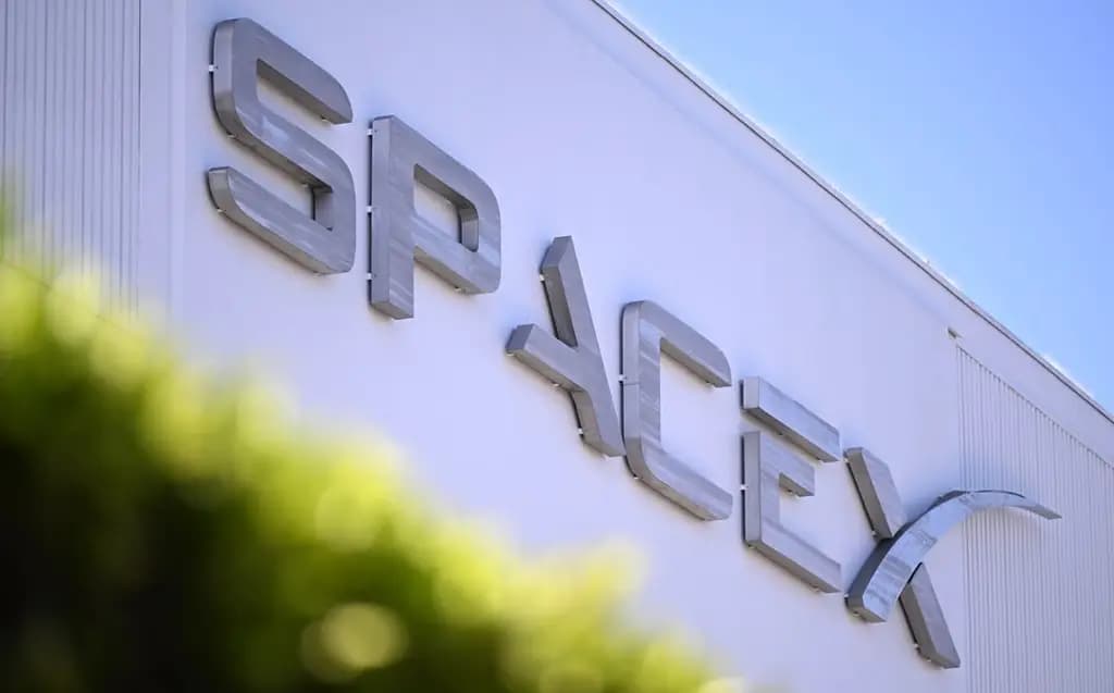 Садыр Жапаров посетил производственный комплекс SpaceX в Калифорнии