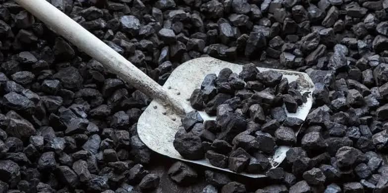 Баткенской области требуется более 100 тысяч тонн угля на зиму: завезено около 15%