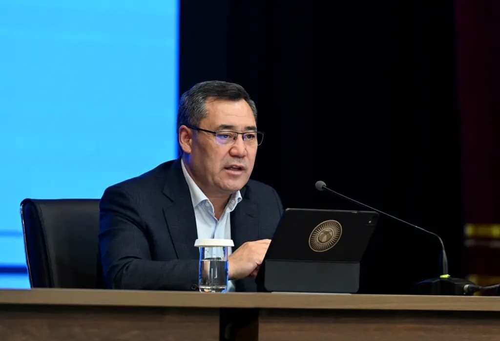 Жапаров: Пенсия менен жөлөкпулдарды жыл сайын көтөрүп турабыз