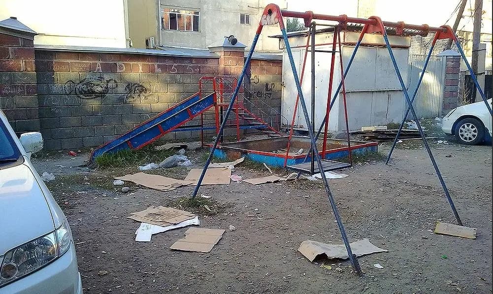 Мэрия Бишкека обещает заняться дворами и детскими площадками в 2027 году