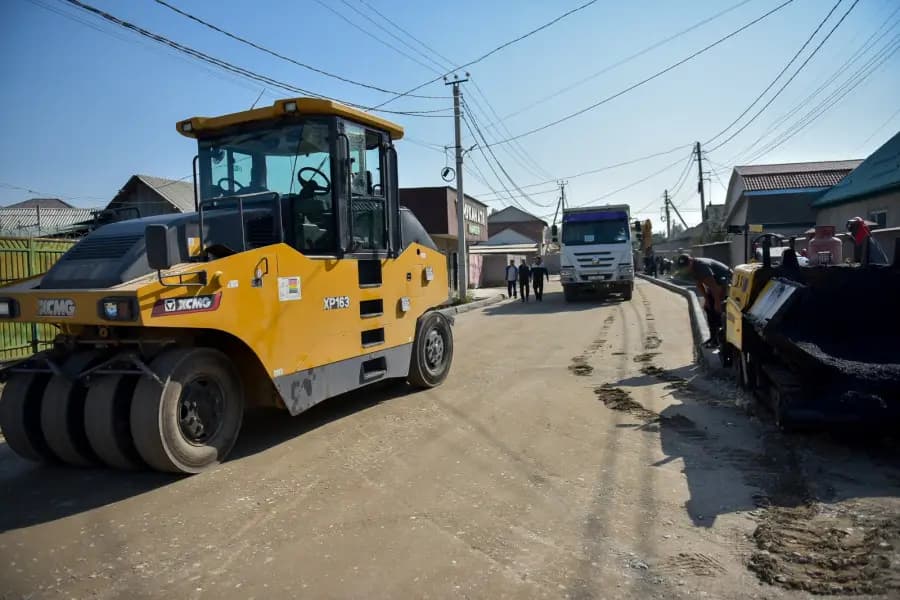Residents of Ak-Bosogo backed the road-building project, which had been held up by a dispute over a plot of land