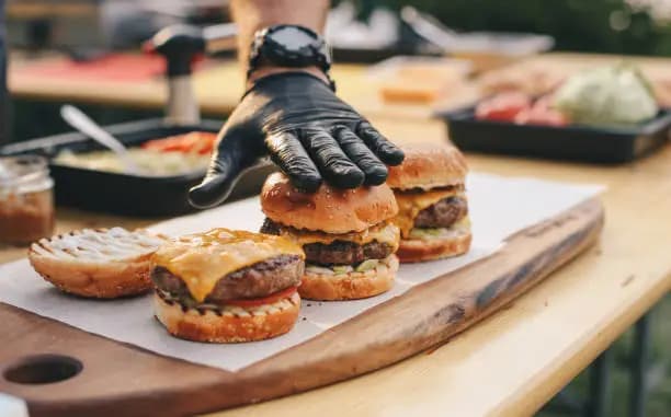 В Кыргызстан в декабре планируют завезти продукты для Burger King и «Вкусно — и точка»