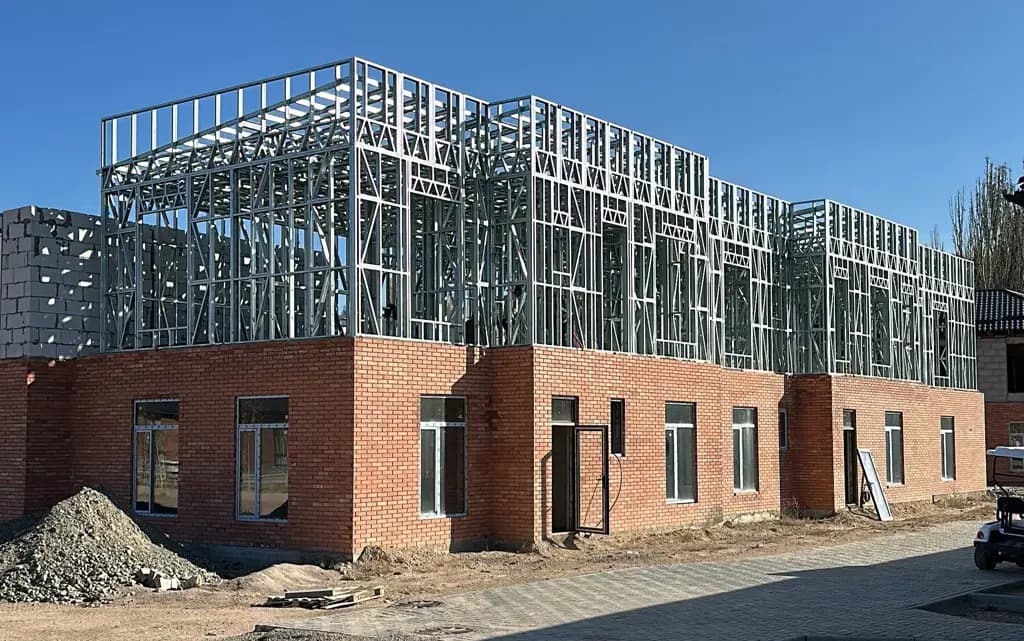 В Кош-Колe выявили нарушения при реконструкции зданий курортного комплекса