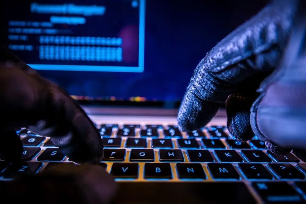На фоне хакерской атаки на Binance кыргызстанцев призвали защитить криптокошельки