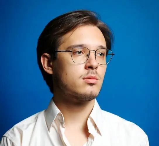 Артем Суворов