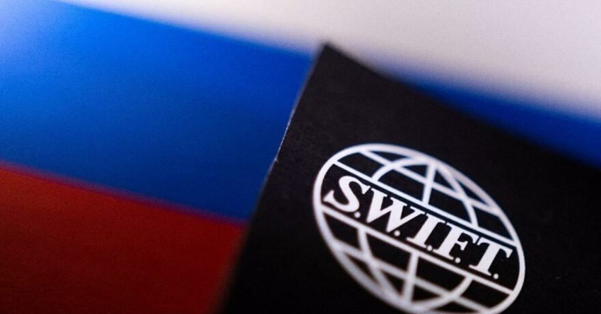 «Бакай Банк» отправляет SWIFT-переводы в РФ только в рублях