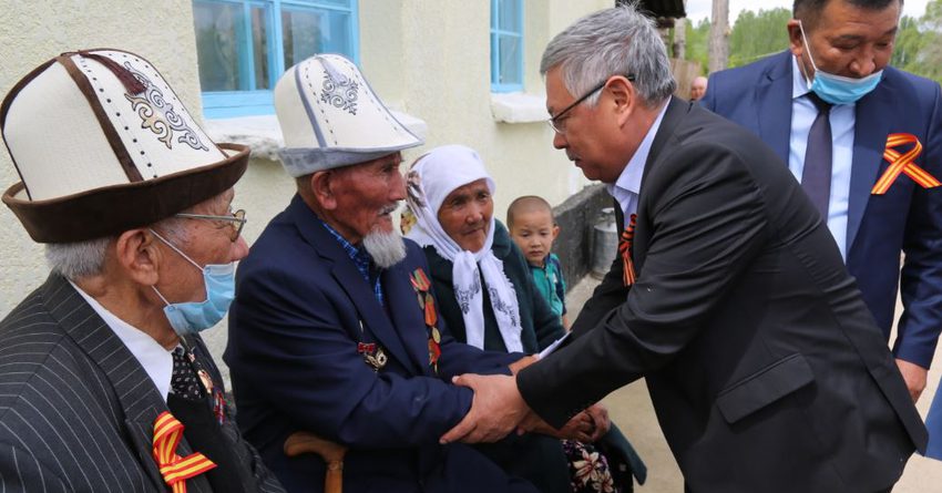 «Альянс Алтын» поздравил таласских ветеранов ВОВ с 75-летием Победы