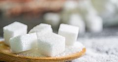 Торговым сетям рекомендовано снизить цену на сахар на 12.76%