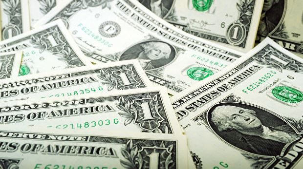 Стоимость доллара на межбанковских торгах приблизилась к 82 сомам