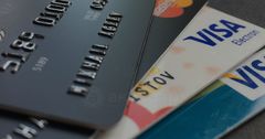 58% операций с банковскими картами проводятся в Бишкеке – Нацбанк