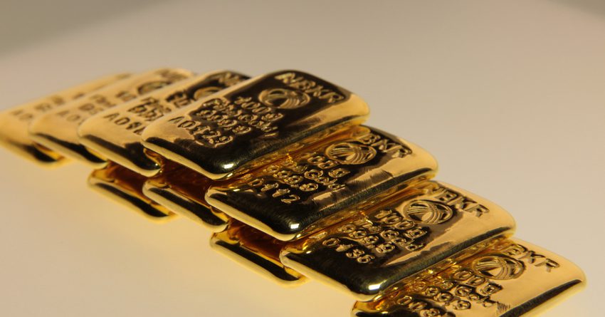 За сутки цена на граммовые золотые слитки Нацбанка КР понизилась на 6.5 сома