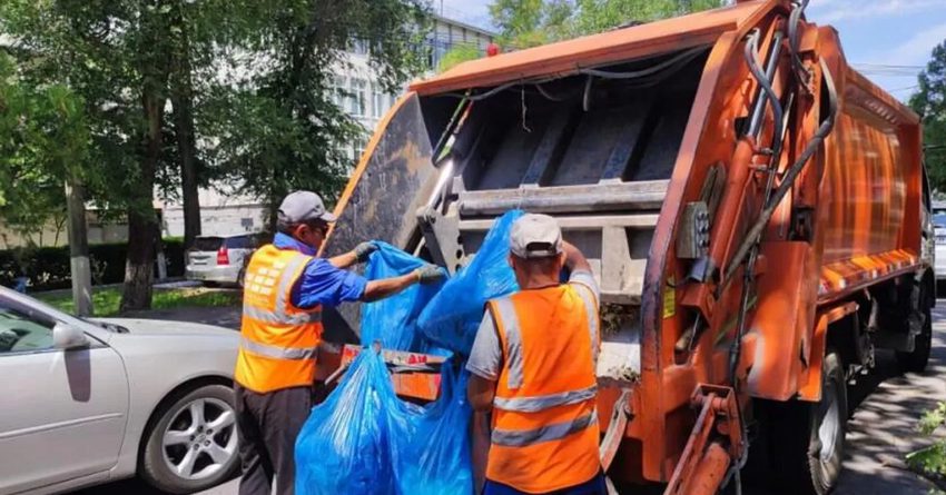 Авто, мешающие вывозу мусора, будут увозить на штрафстоянку