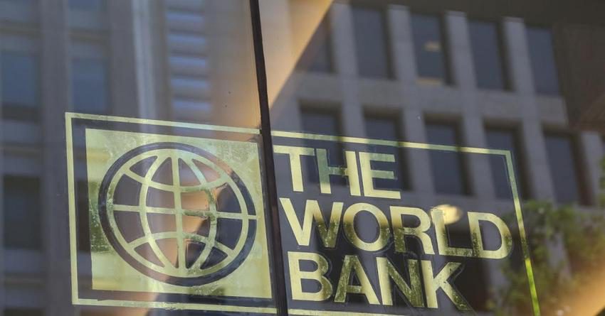 Всемирный банк просят прекратить финансирование Кыргызстана до освобождения Азимжана Аскарова