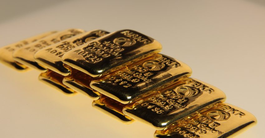 Цена унции золота Нацбанка снизилась на 64 сома