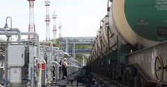 Казахстан потерял $113 млн на сокращении экспорта нефти в Китай