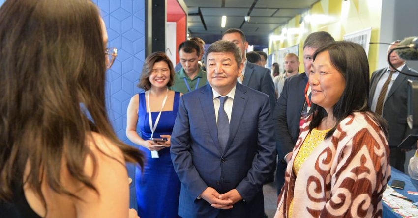 Маркетплейсы и открытие «Кыргыз почтасы» в Латвии обсудили на «E-COMKG 2023»