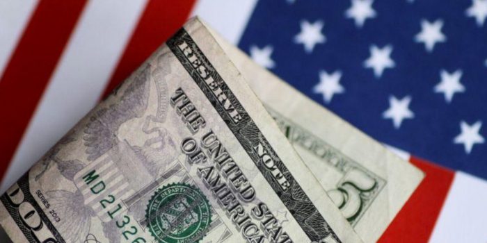На межбанковских торгах вырос курс доллара