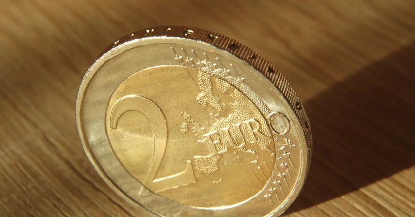 Сом ослабел к евро еще на  0.95%. Курсы валюты НБ КР