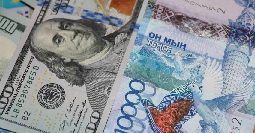 Нацбанк Казахстана скупает доллары для пополнения золотовалютных резервов