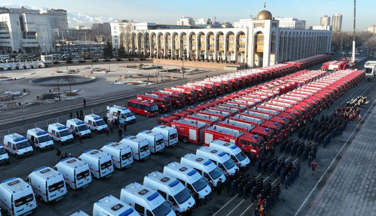 Кыргызстан получил более 100 единиц спецтехники