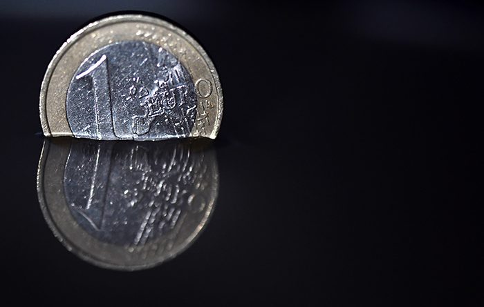 Сом вырос по отношению к евро на 1.11%. Курсы валют НБ КР