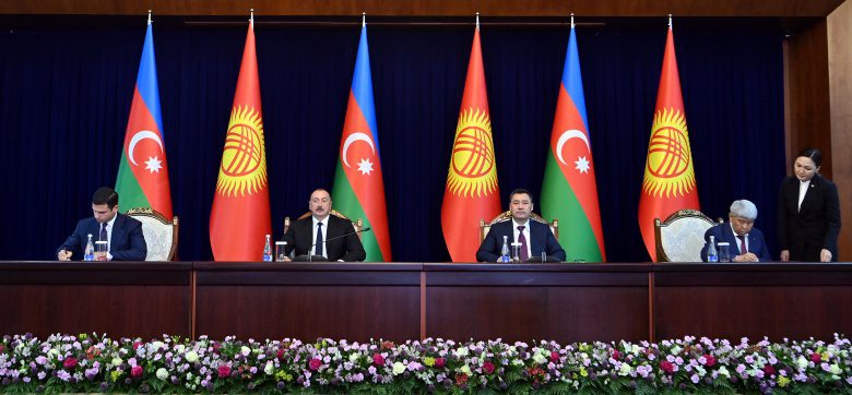 Кыргызстан менен Азербайжан эки тараптуу сегиз документке кол коюшту