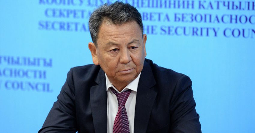 Суваналиев: Кыргызстандагы чиновниктердин банктык эсептери тоңдурулду
