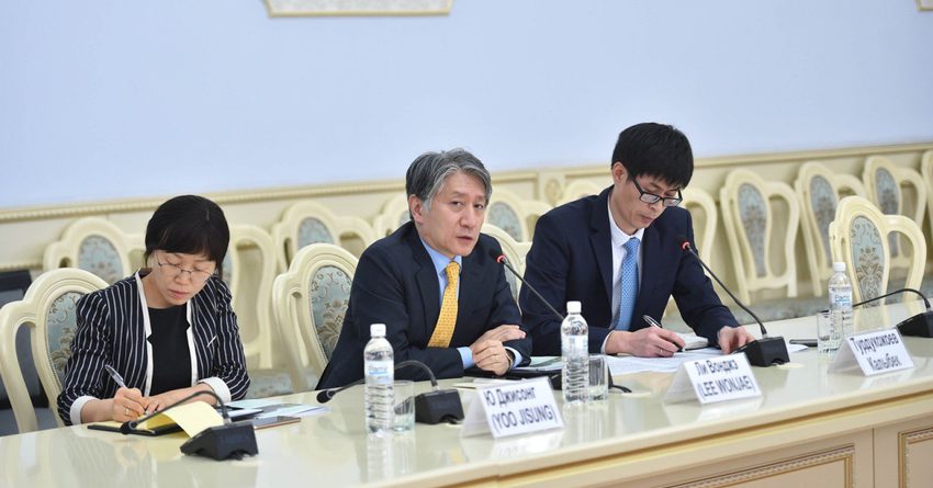 Корея планирует вложить $21.2 млн в реализацию трех проектов в КР