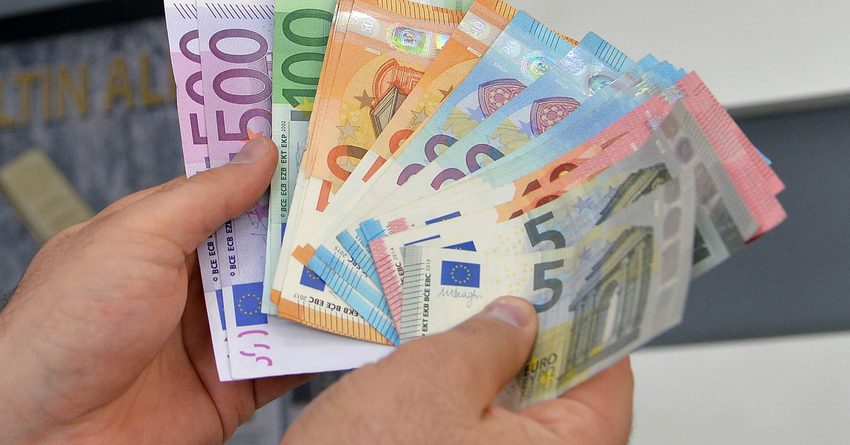 Сом просел к евро сразу на 3.15%. Курс НБ КР