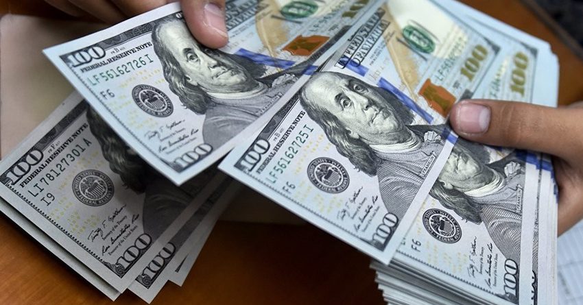 Комбанки приобрели $7.7 млн на валютных торгах