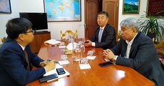 Корея и КР обсудили перспективы делового сотрудничества