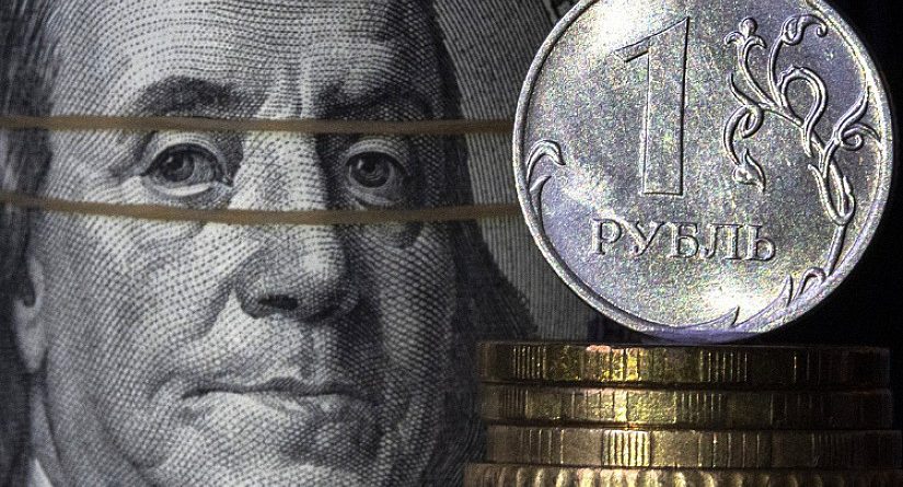 Доллар и евро существенно упали в цене. Курс Центробанка