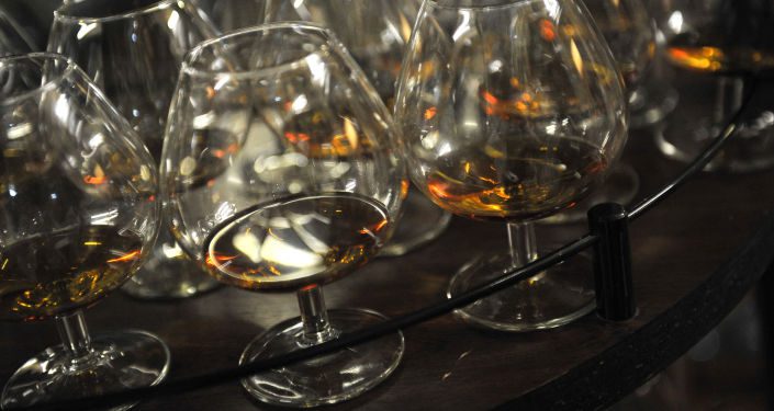 В Оше изъяли 20 тысяч бутылок нелицензионного алкоголя
