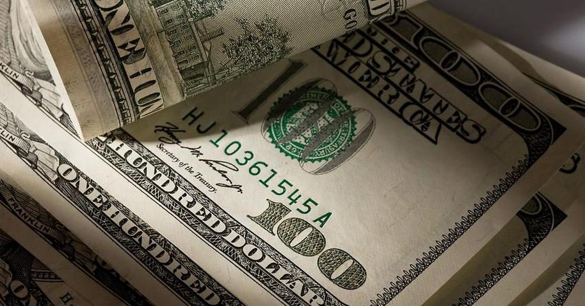 Доллар на межбанковском валютном рынке снизился до 68.35 сома