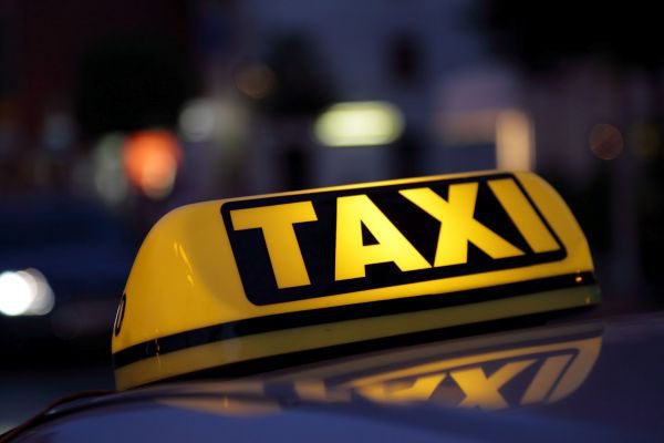 Антимонопольная служба оштрафовала службу такси на 13 тысяч сомов