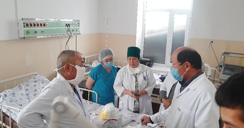В таласскую больницу доставили аппарат ИВЛ от «Альянс Алтын»